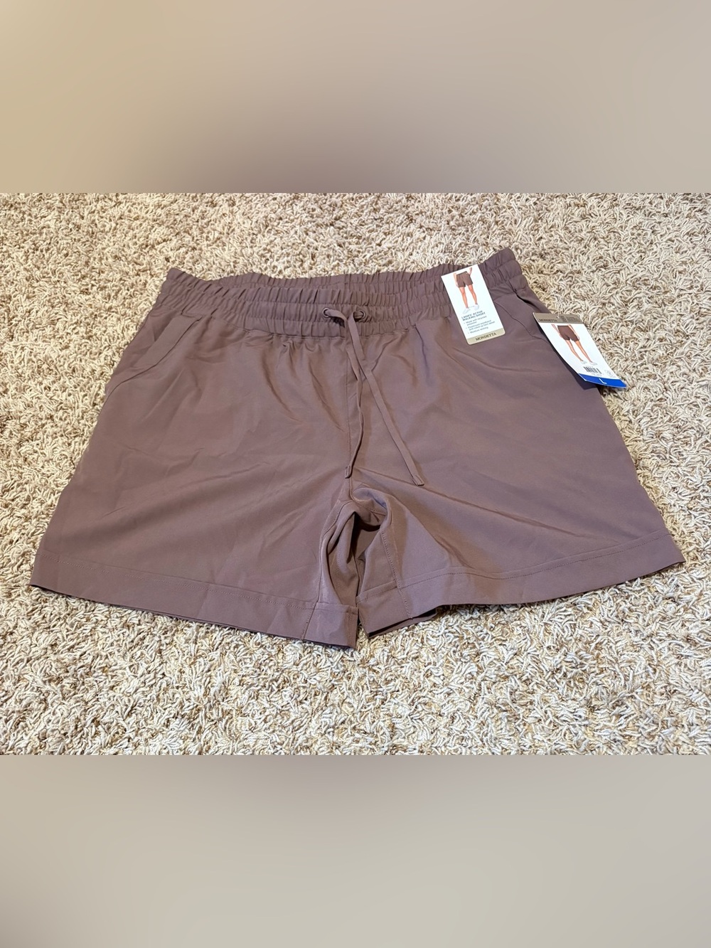 Mondetta Active Walking Short Women’s size Large NWT!!